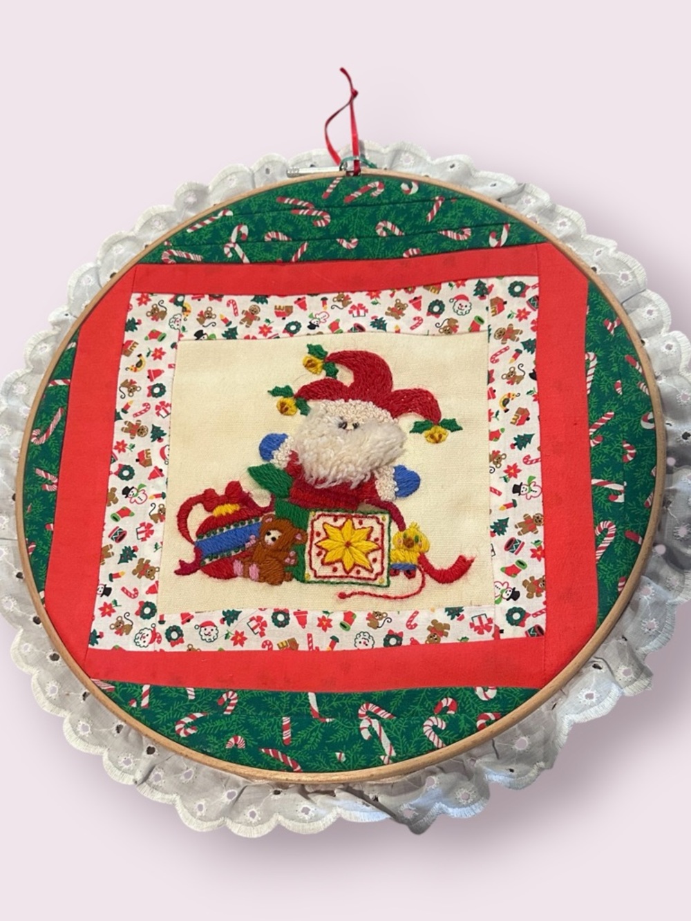 Vintage Handmade Quilt Style Festive Santa Embroidered Wall Hanging - Picture 3 of 8